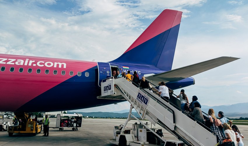 Codici: Wizz Air lascia Bari, ma non si dimentichi dei passeggeri